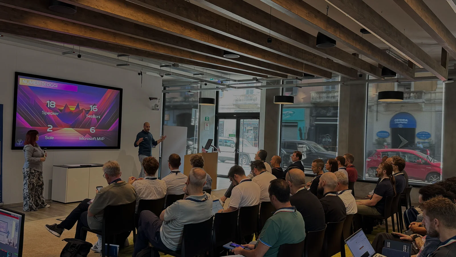 Palco di AperiTeams Conference 2026 alla sede Microsoft di Milano